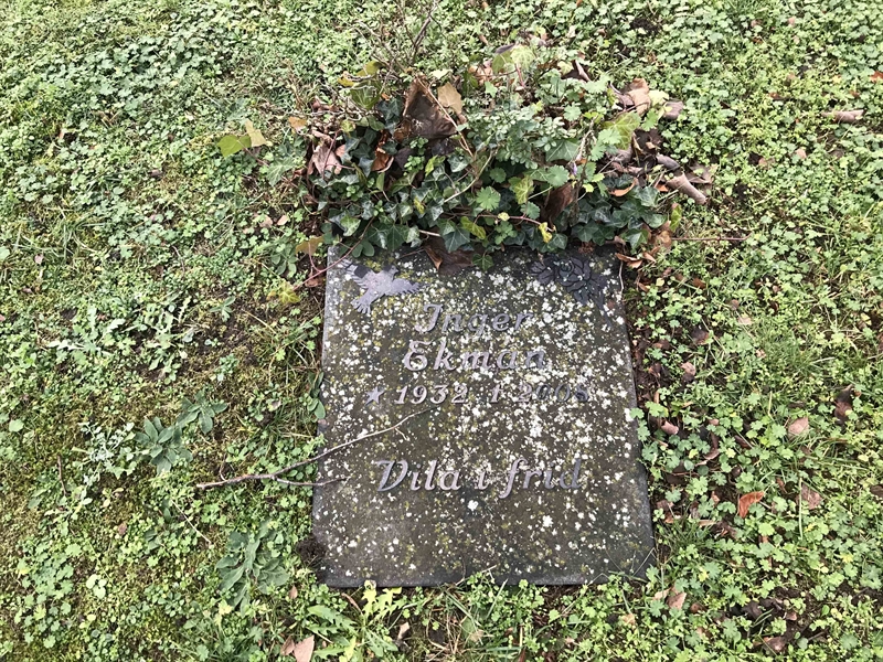 Grave number: L B    90