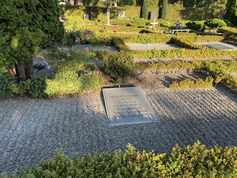 Grave number: NK X 116-118