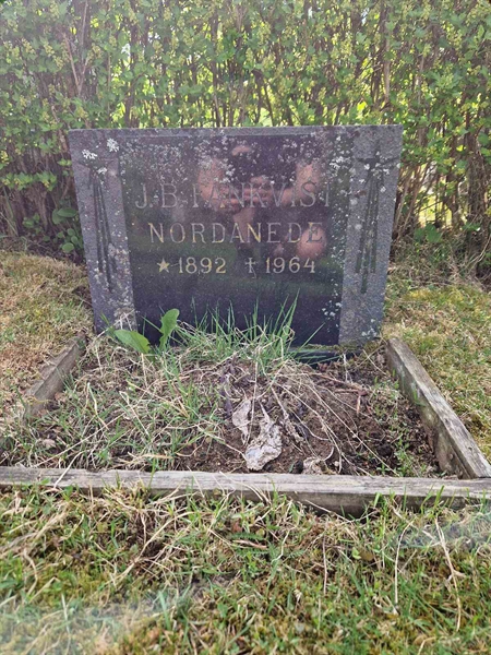 Grave number: 2 16 2119
