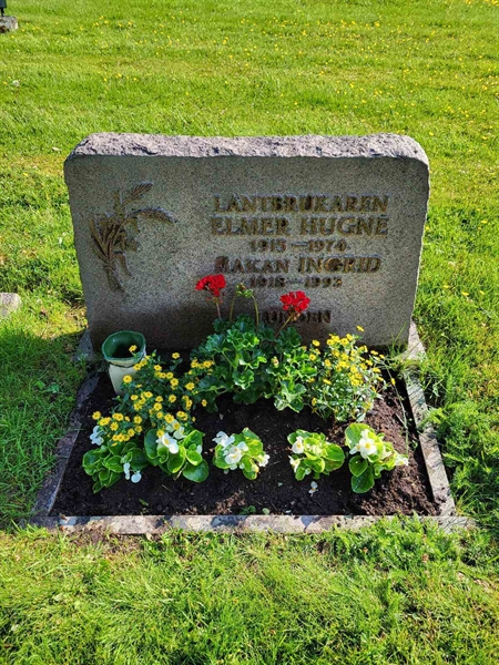 Grave number: kö 01 08    22-24