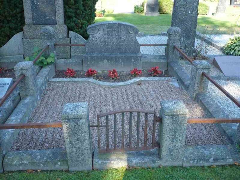 Grave number: SKF A   167, 168