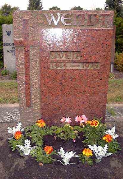 Grave number: NK XVI:u    32