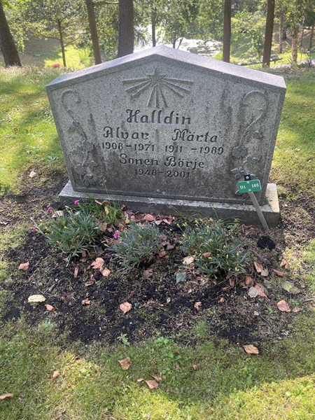 Grave number: 1 3 D1   105