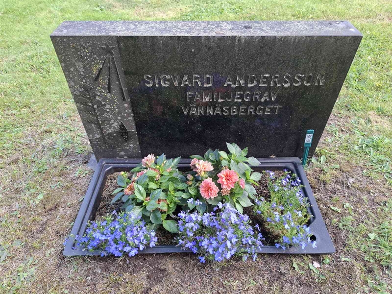 Grave number: 001 2   809