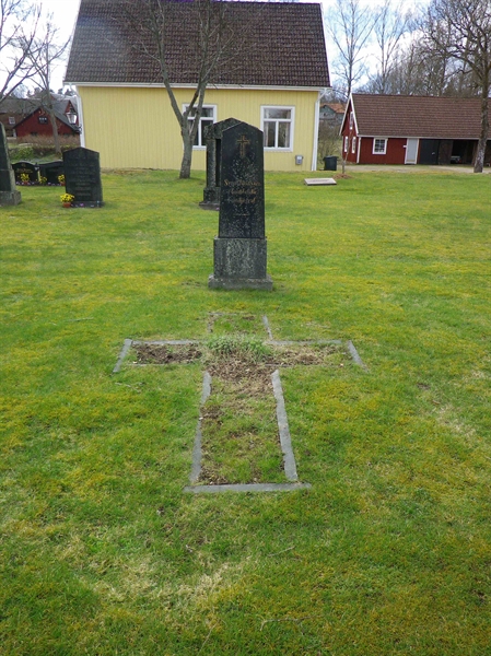Grave number: LO B   143, 144, 145, 146, 147, 148, 149, 150