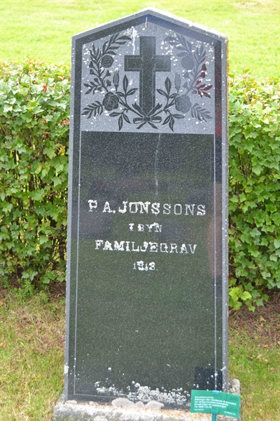 Grave number: 1 J   300