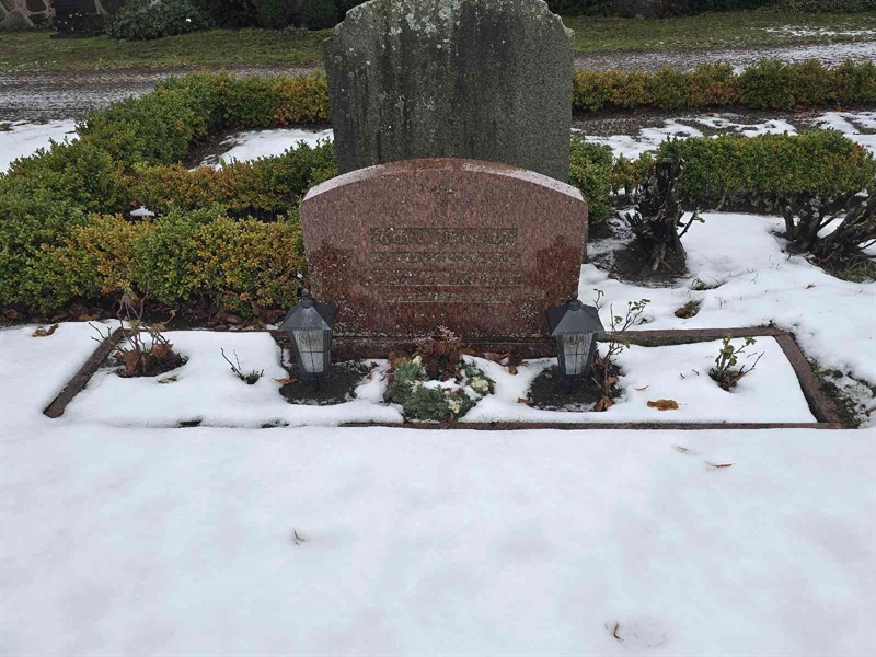 Gravnummer: 1 02    34-38