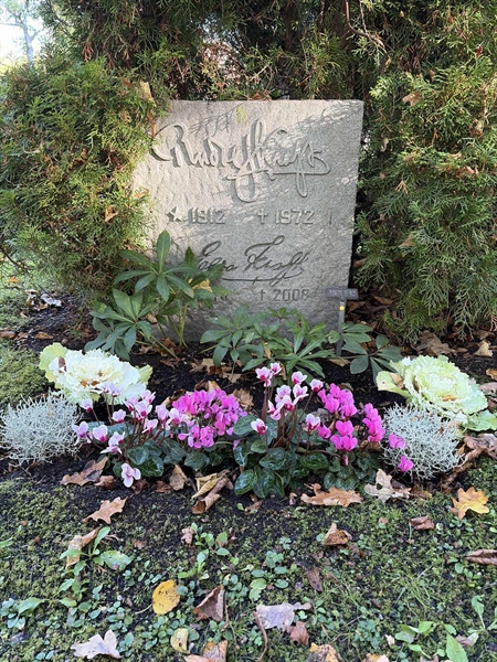 Grave number: 1 D   111A