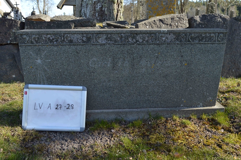 Grave number: LV A    27, 28