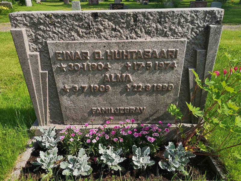 Grave number: NK 04    43