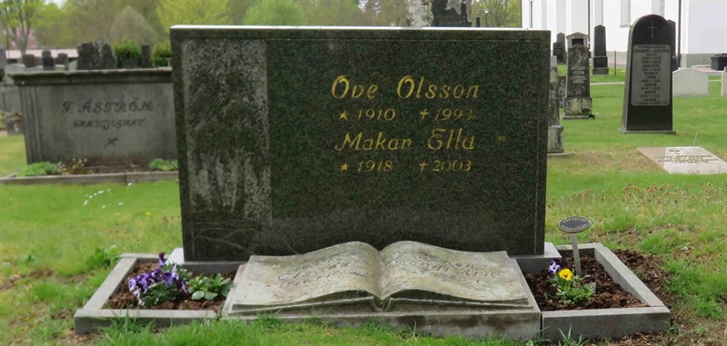 Grave number: 01 D     9, 10