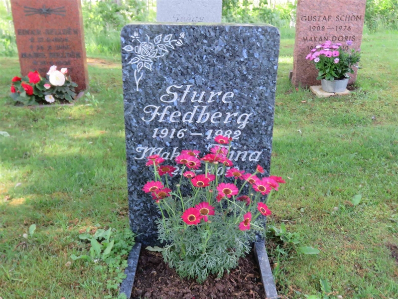 Grave number: 01 Y   369