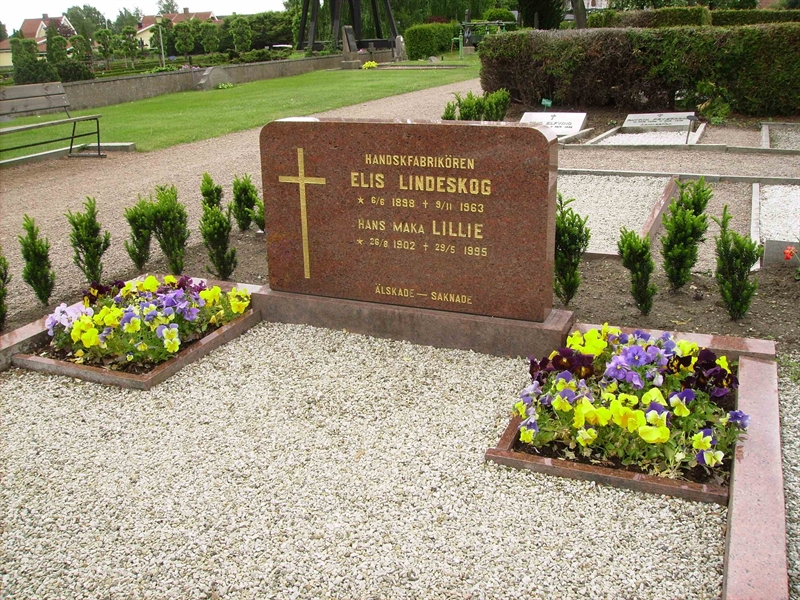 Grave number: LM 2 18  118