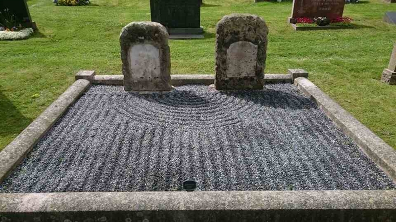 Grave number: Bk A    69, 70