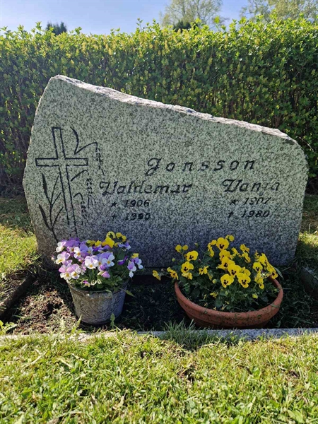 Grave number: 501 26 5352-5353