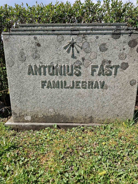 Grave number: 501 08 1197-1199