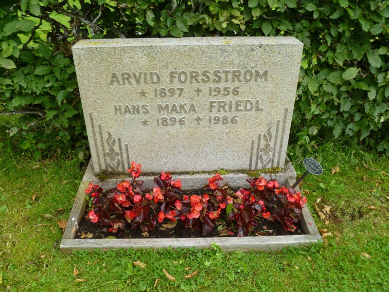 Grave number: ROG F   98, 99