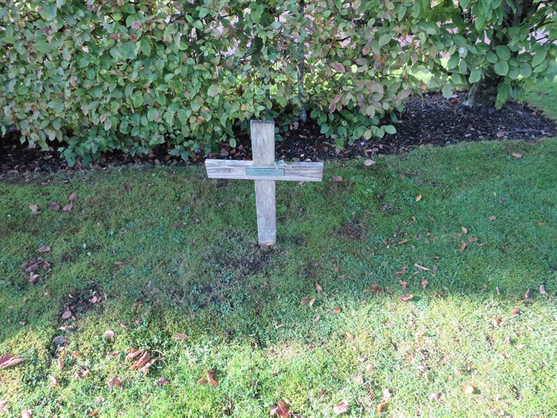 Grave number: 1 12   10