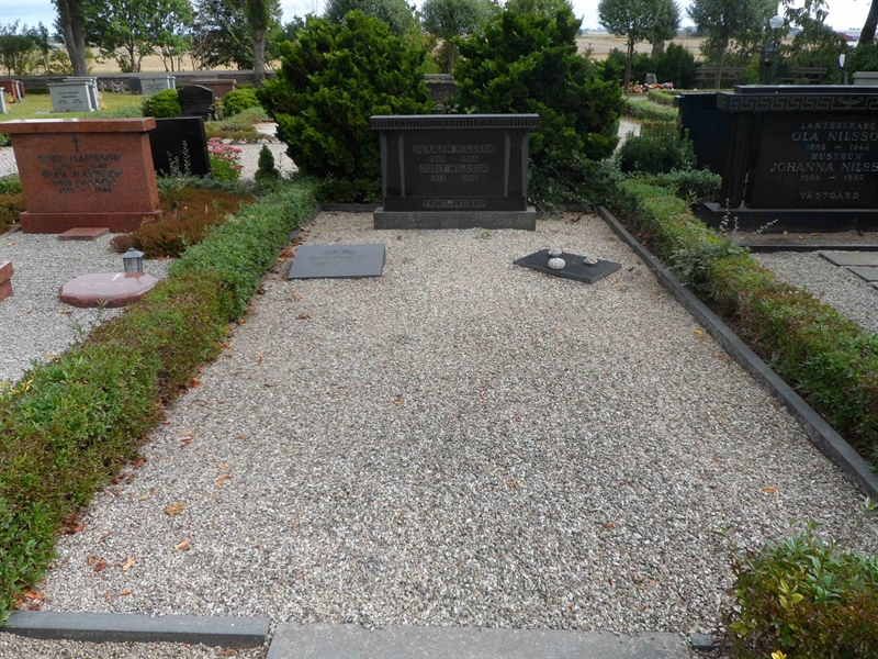 Grave number: SK H    73, 74, 75, 76