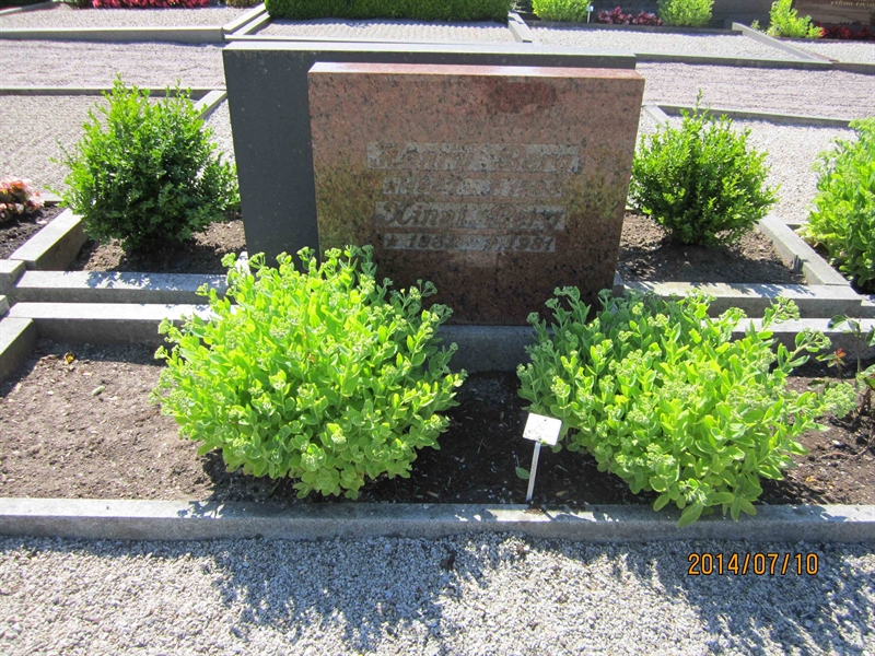 Grave number: 8 M    55, 56