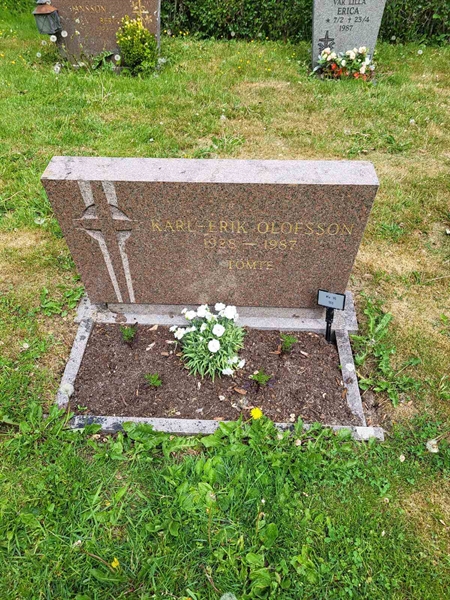 Grave number: kö 01 16   101