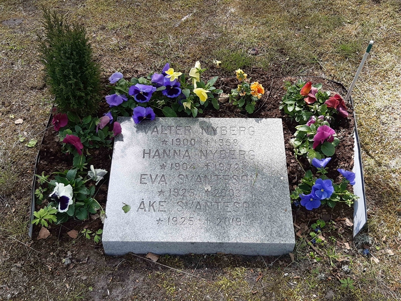 Grave number: KA 14    13