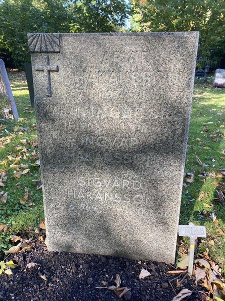 Grave number: 1 H   146