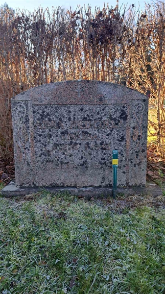 Grave number: 6 05     48