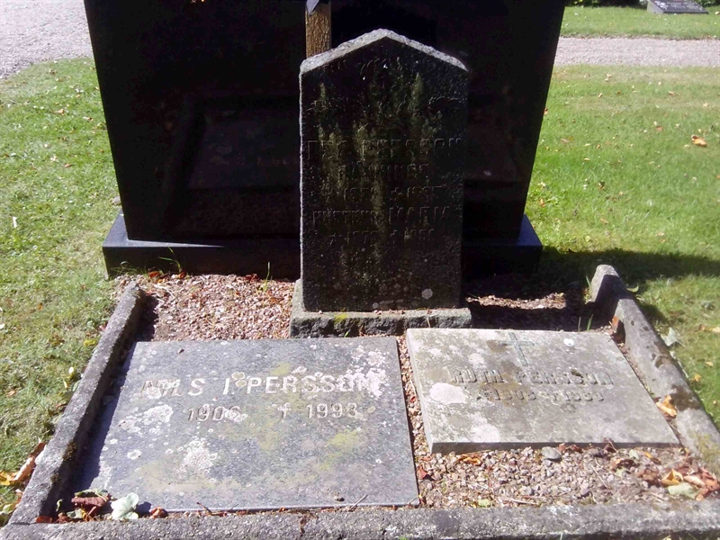 Grave number: HK G    67, 68