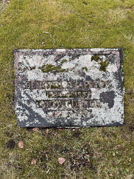 Gravnummer: HA J    22, 23