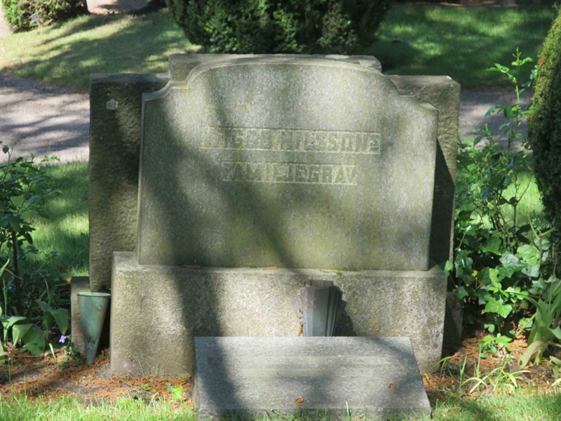 Grave number: HÖB 25    17