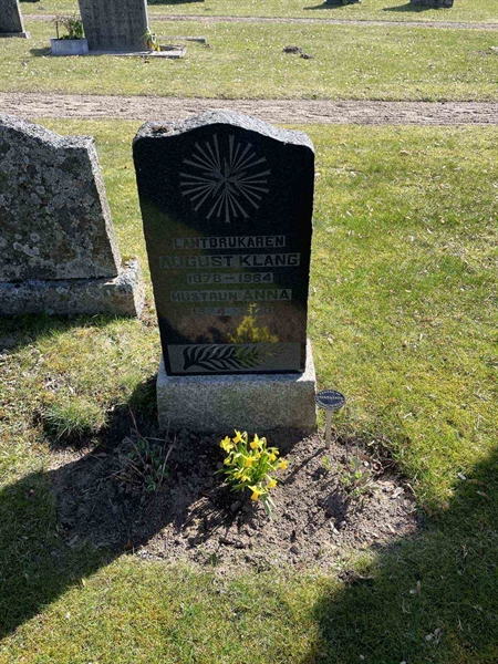 Grave number: Ä G E    49