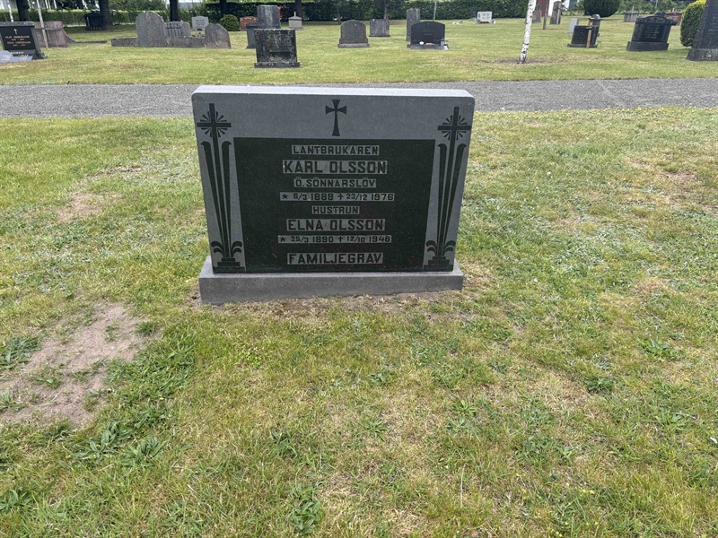 Grave number: ÖS E    26, 28