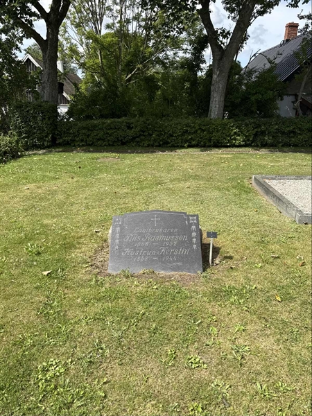Grave number: ON D   158, 159