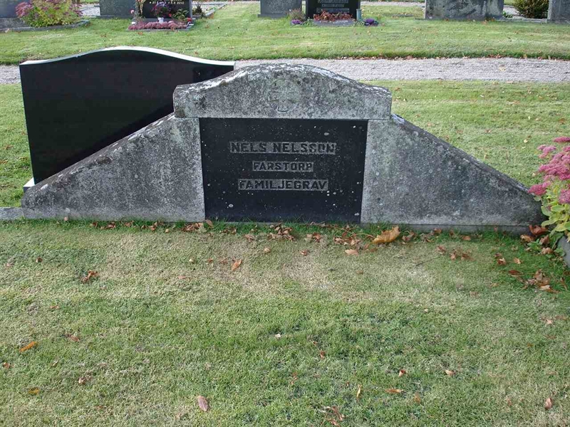 Grave number: FN S    26, 27