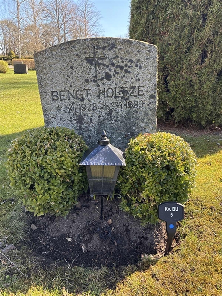 Gravnummer: 22 BU     5