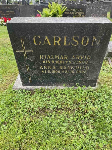 Grave number: N 4 4   585a