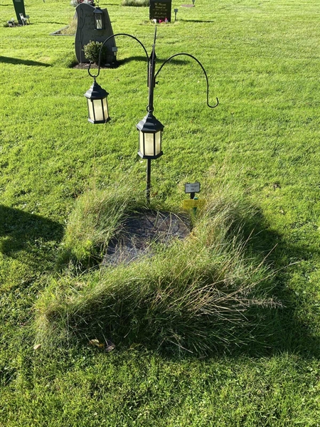 Grave number: 2 H   106