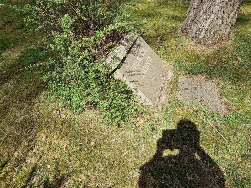 Grave number: 1 NF    60