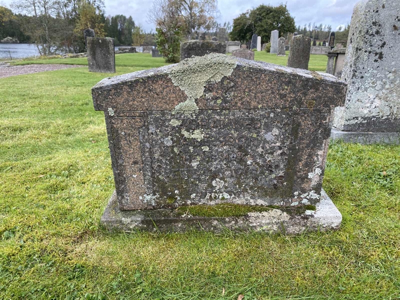 Grave number: 4 Me 02    60-61