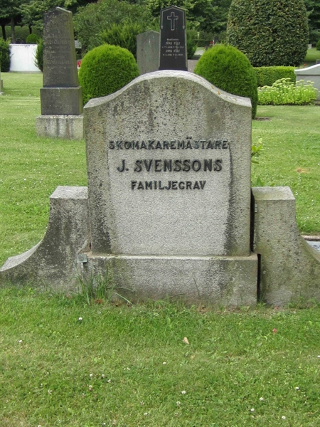 Grave number: 1 3    69