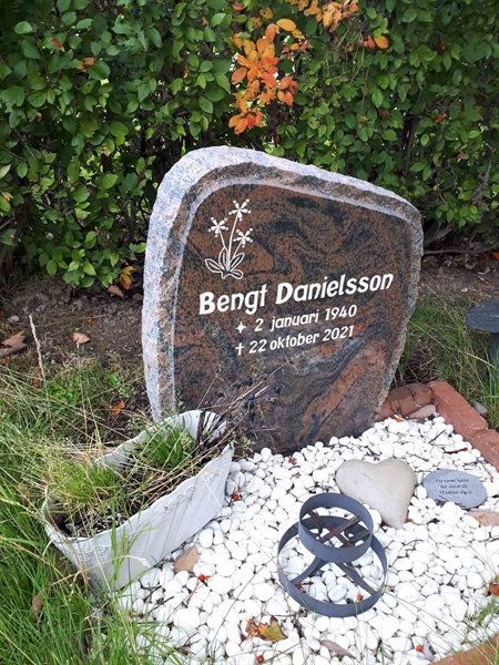 Gravnummer: NK F D   520