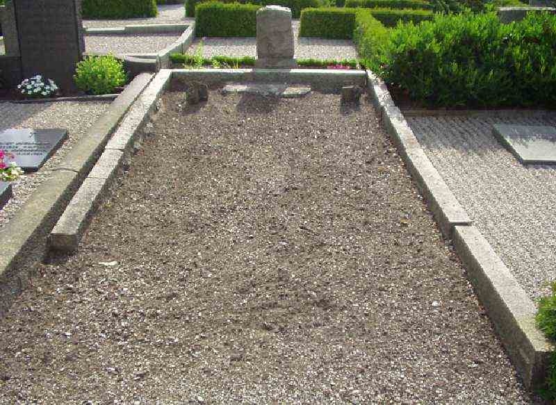 Grave number: VK III   106