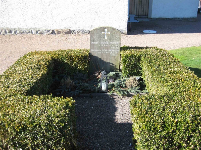 Grave number: ÖKK 7     5, 6