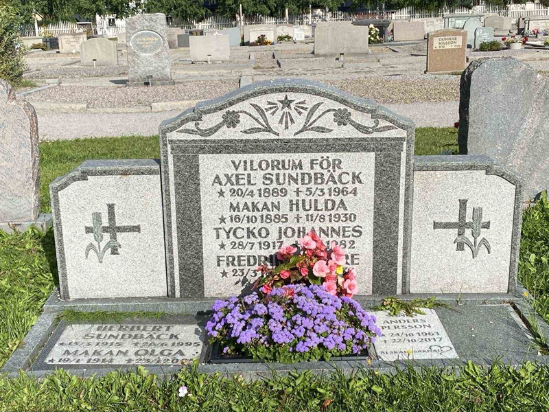 Grave number: 2 08    62