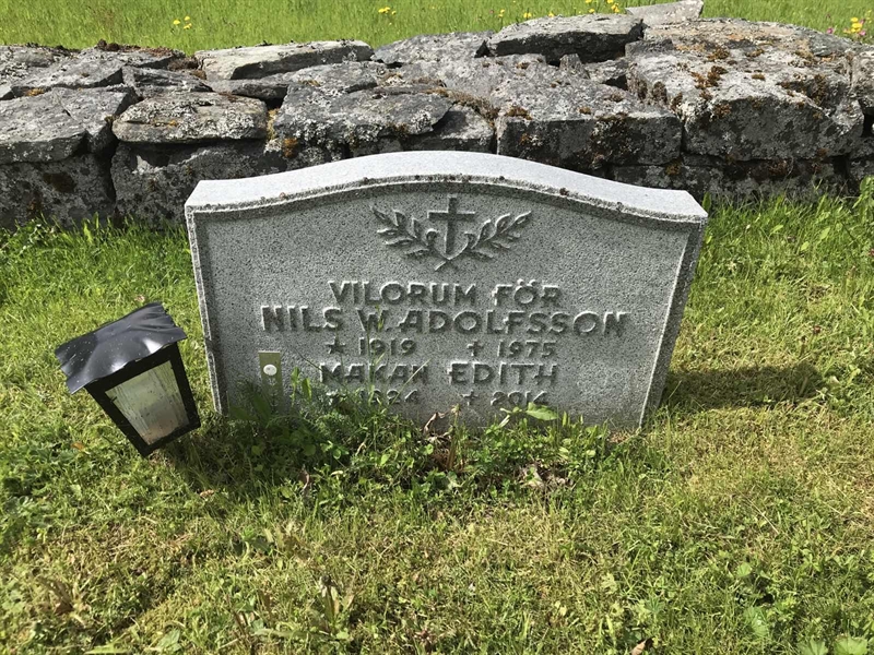 Grave number: KA E   370, 371