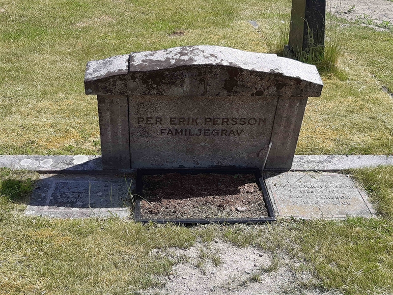 Grave number: JÄ 02    33