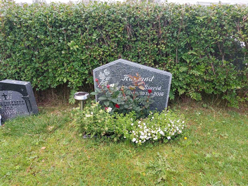 Grave number: K L    56