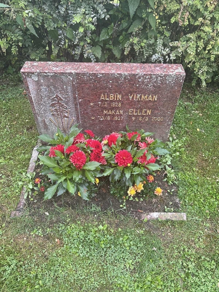Grave number: 002 2   612