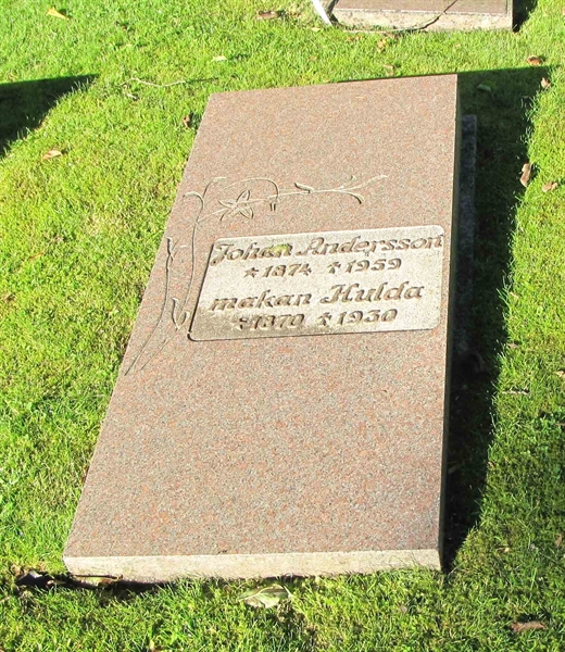 Grave number: HG MÅSEN   586, 587